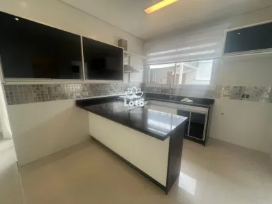 Casa de Condomínio com 4 Quartos para venda ou aluguel, 220m² no Fazenda Rodeio, Mogi das Cruzes