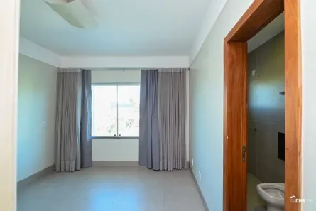 Casa de Condomínio com 3 Quartos para alugar, 270m² no Loteamento Portal do Sol II, Goiânia