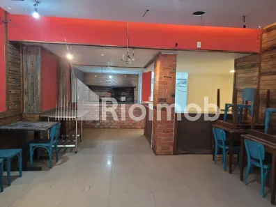 Ponto Comercial para venda ou aluguel, 210m² no Vargem Pequena, Rio de Janeiro