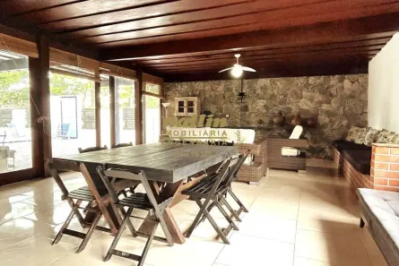 Casa com 4 Quartos para alugar, 208m² no Balneário Praia do Pernambuco, Guarujá