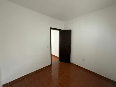 Casa com 2 Quartos para alugar, 65m² no São Marcos, Belo Horizonte