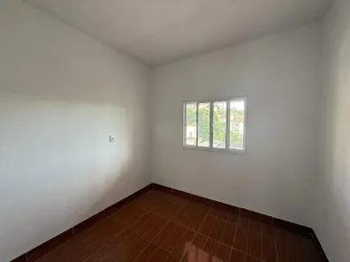 Casa com 2 Quartos para alugar, 65m² no São Marcos, Belo Horizonte
