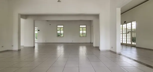Ponto Comercial à venda, 930m² no São João, Jacareí