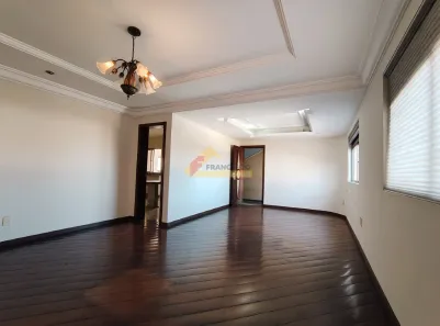 Casa com 3 Quartos para alugar, 230m² no Vila Belo Horizonte, Divinópolis