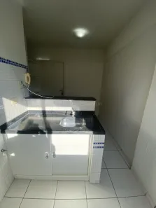 Kitnet com 1 Quarto para alugar, 21m² no Zona 07, Maringá