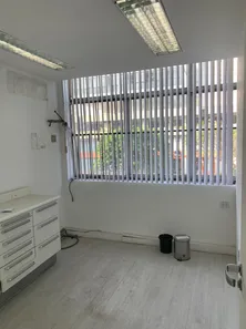 Ponto Comercial para alugar, 50m² no Taquara, Rio de Janeiro