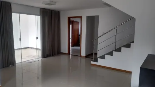 Casa de Condomínio com 4 Quartos para alugar, 150m² no Buraquinho, Lauro de Freitas