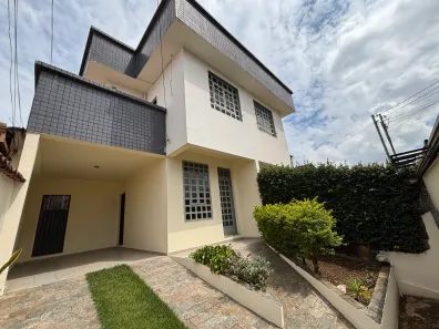 Casa com 3 Quartos para alugar, 150m² no Santa Lúcia, Betim