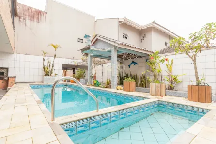Sobrado com 8 Quartos à venda, 347m² no Betaras, Matinhos