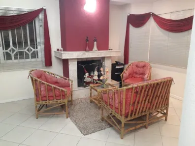Sobrado com 4 Quartos para alugar, 307m² no Igara, Canoas