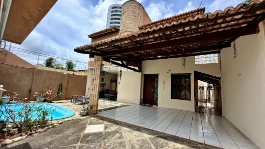 Sobrado com 3 Quartos à venda, 236m² no Capim Macio, Natal