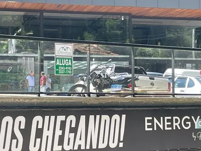 Ponto Comercial para alugar, 94m² no Carangola, Petrópolis