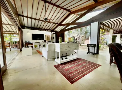 Casa de Condomínio com 5 Quartos para venda ou aluguel, 390m² no Interlagos (Abrantes), Camaçari