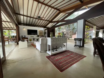 Casa de Condomínio com 5 Quartos para venda ou aluguel, 390m² no Interlagos (Abrantes), Camaçari