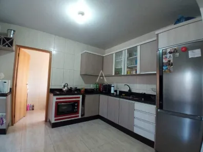 Apartamento com 3 Quartos para alugar, 140m² no Jardim Coopagro, Toledo
