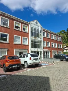 Sala Comercial para alugar, 32m² no Quarteirão Brasileiro, Petrópolis
