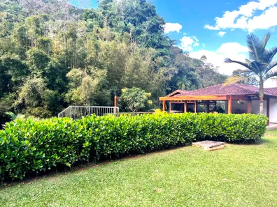 Fazenda/Sítio com 4 Quartos para alugar, 150m² no Centro, São Lourenço da Serra