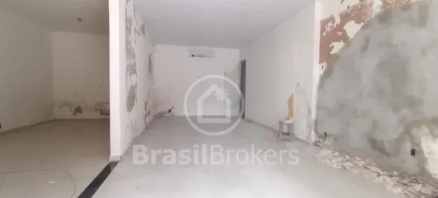 Galpão/Depósito/Armazém à venda, 750m² no Taquara, Rio de Janeiro
