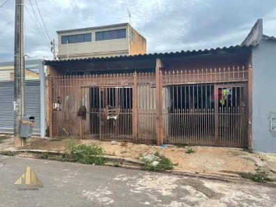 Casa com 3 Quartos à venda, 250m² no Santa Maria, Brasília