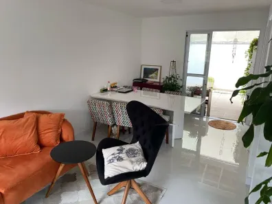 Casa de Condomínio com 2 Quartos para alugar, 100m² no Vila Oliveira, Mogi das Cruzes