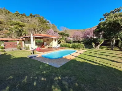 Casa com 5 Quartos para venda ou aluguel, 2000m² no Cuiabá, Petrópolis