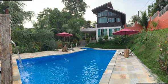 Casa de Condomínio com 3 Quartos para alugar, 250m² no Tarumã, Manaus