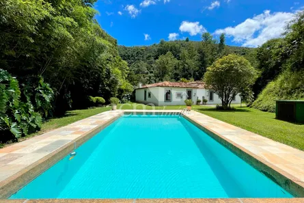 Casa com 4 Quartos para alugar, 6000m² no Cuiabá, Petrópolis