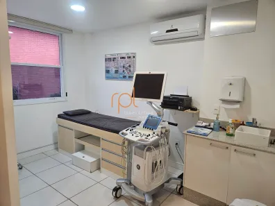 Sala Comercial para alugar, 32m² no Quarteirão Brasileiro, Petrópolis