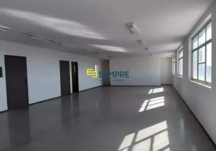 Sala Comercial para alugar, 135m² no Santa Efigênia, Belo Horizonte