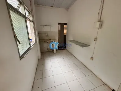 Kitnet com 1 Quarto para alugar, 35m² no Quarteirão Brasileiro, Petrópolis