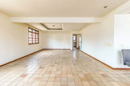 Imóvel Comercial com 8 Quartos para alugar, 640m² no Santa Tereza, Belo Horizonte