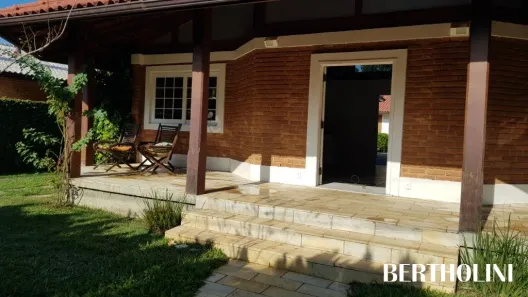 Casa de Condomínio com 5 Quartos para alugar, 264m² no , Itatiaia