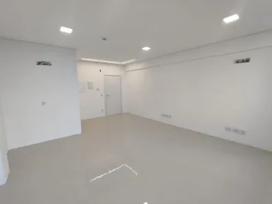 Sala Comercial para alugar, 32m² no Centro, Gravataí