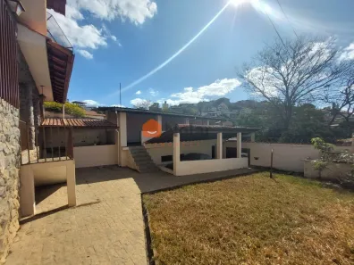 Casa com 3 Quartos à venda, 253m² no Ipê, Belo Horizonte