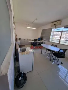 Casa com 3 Quartos para venda ou aluguel, 240m² no Serra, Belo Horizonte