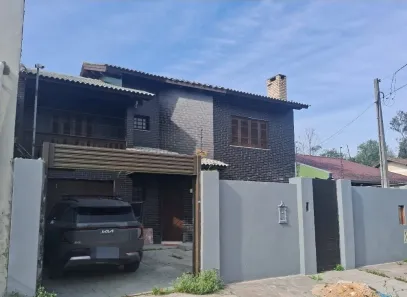 Sobrado com 3 Quartos à venda, 290m² no Jardim do Bosque, Cachoeirinha