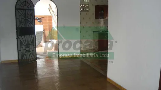 Casa com 4 Quartos para venda ou aluguel, 300m² no Alvorada, Manaus