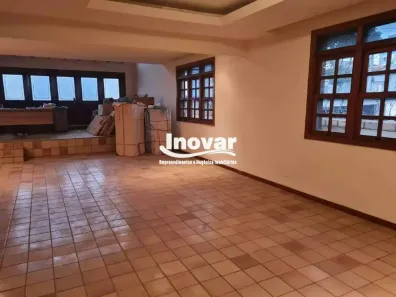 Imóvel Comercial com 7 Quartos para alugar, 600m² no Santa Tereza, Belo Horizonte