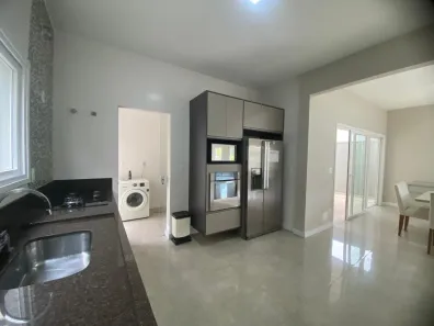 Casa de Condomínio com 3 Quartos para alugar, 280m² no Vila Oliveira, Mogi das Cruzes