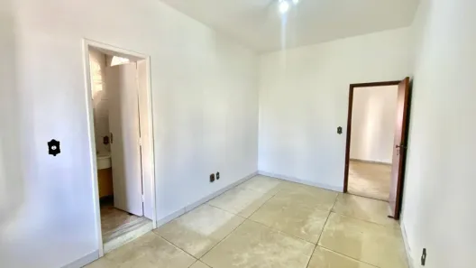 Casa com 2 Quartos para alugar, 70m² no Santa Tereza, Belo Horizonte