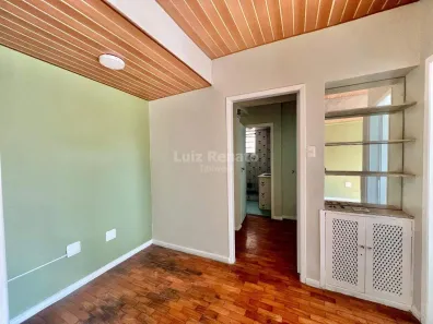 Casa com 2 Quartos para alugar, 100m² no Santo Antônio, Belo Horizonte