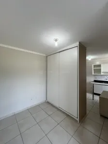 Kitnet com 1 Quarto para alugar, 26m² no Zona 07, Maringá