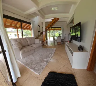 Fazenda/Sítio com 4 Quartos à venda, 303m² no , Farroupilha