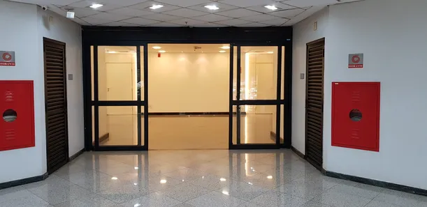 Sala Comercial para alugar, 891m² no Asa Norte, Brasília