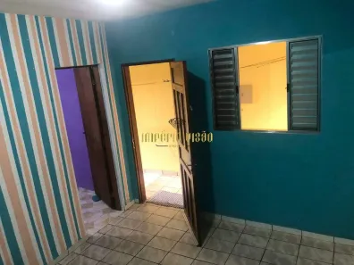 Casa com 2 Quartos para alugar, 66m² no Jardim Ikeda, Suzano