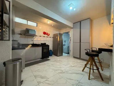 Casa com 5 Quartos para alugar, 200m² no Conjunto Habitacional Vale do Jatobá (Barreiro), Belo Horizonte