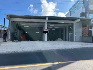 Ponto Comercial para alugar, 210m² no Cajazeiras V, Salvador