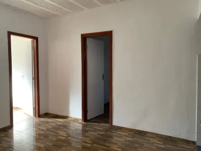 Casa com 2 Quartos para alugar, 60m² no Estrela do Oriente, Belo Horizonte