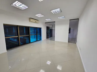 Sala Comercial para alugar, 160m² no Barra Olímpica, Rio de Janeiro
