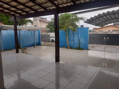 Casa com 4 Quartos para alugar, 150m² no Pitimbu, Natal